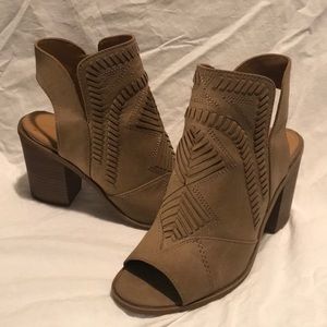 Universal Thread Edwina Peep Toe Booties